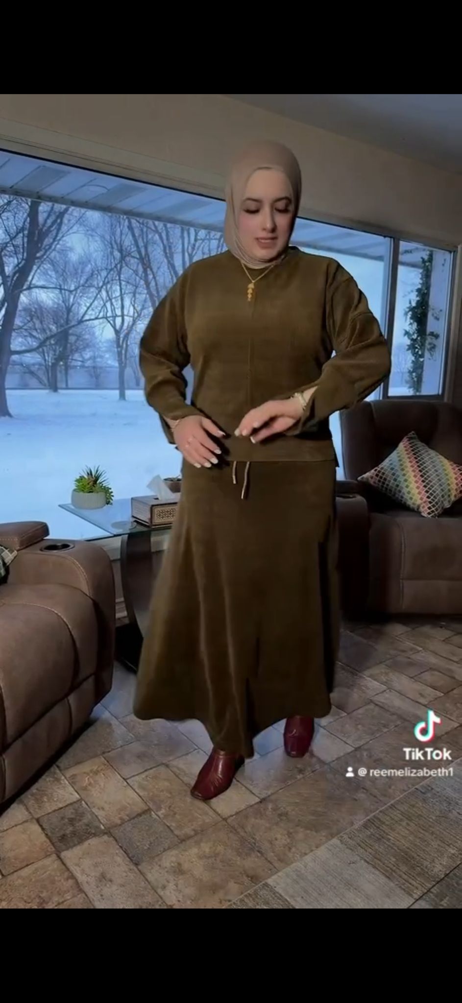 Elegant Top & Skirt Set – Model 11